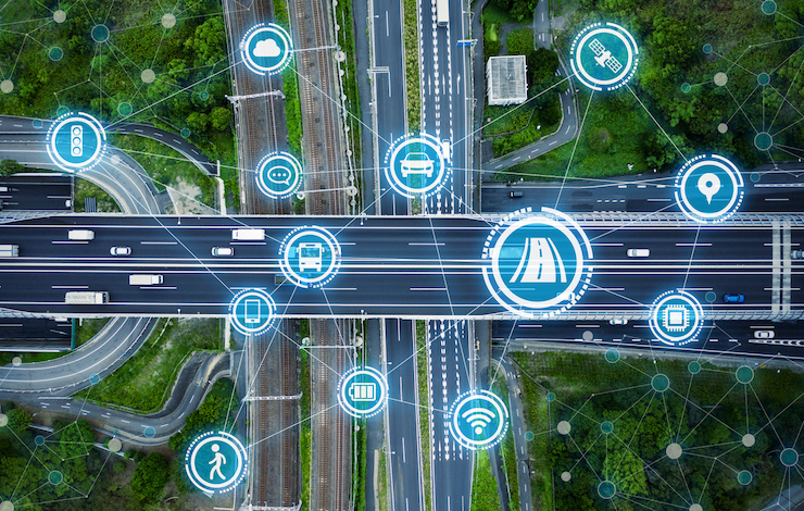 l'utilisation de symboles pour illustrer les technologies utilisées une route avec des véhicules